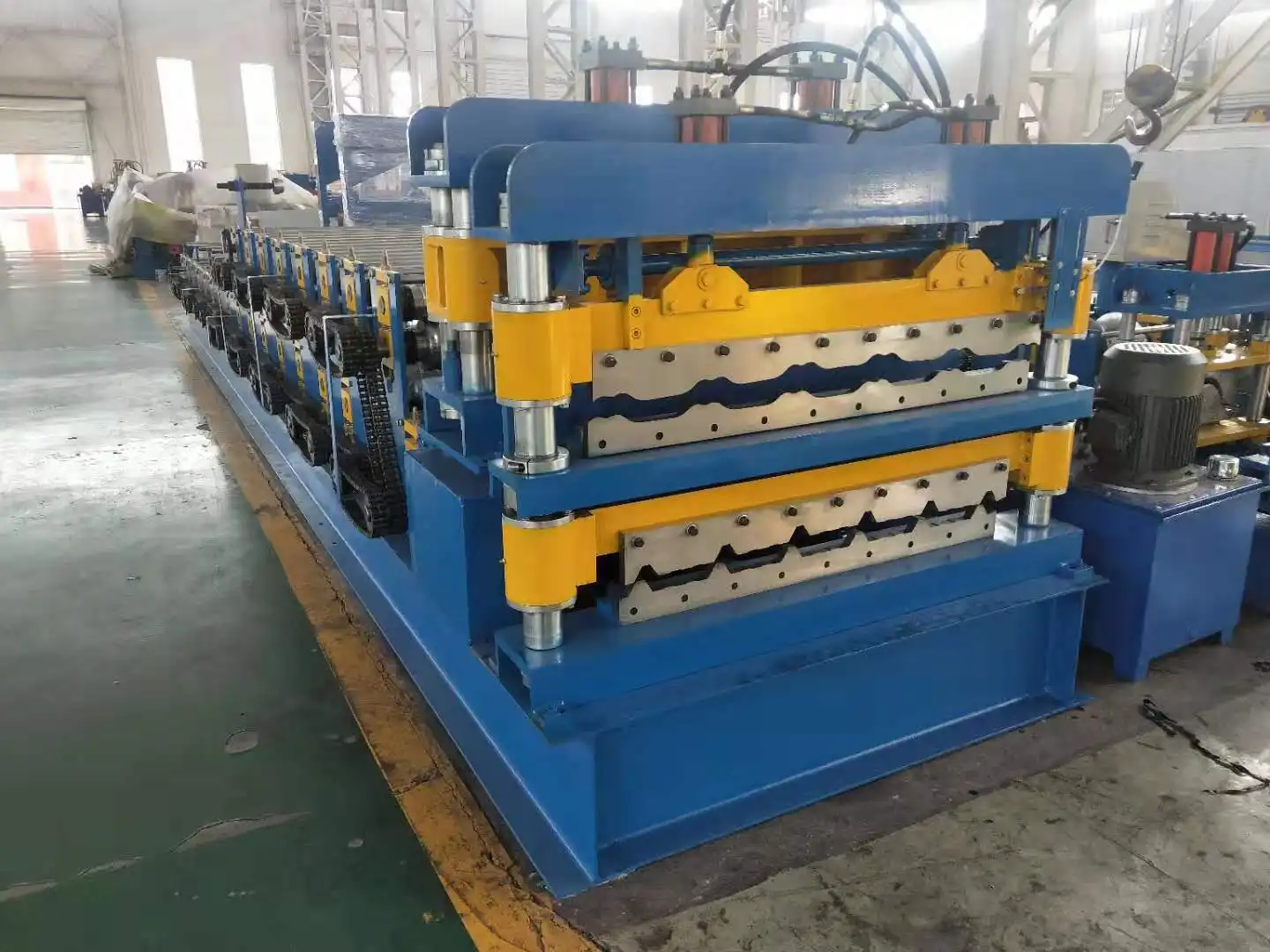 What is a double deck roll forming machine and when to buy one?